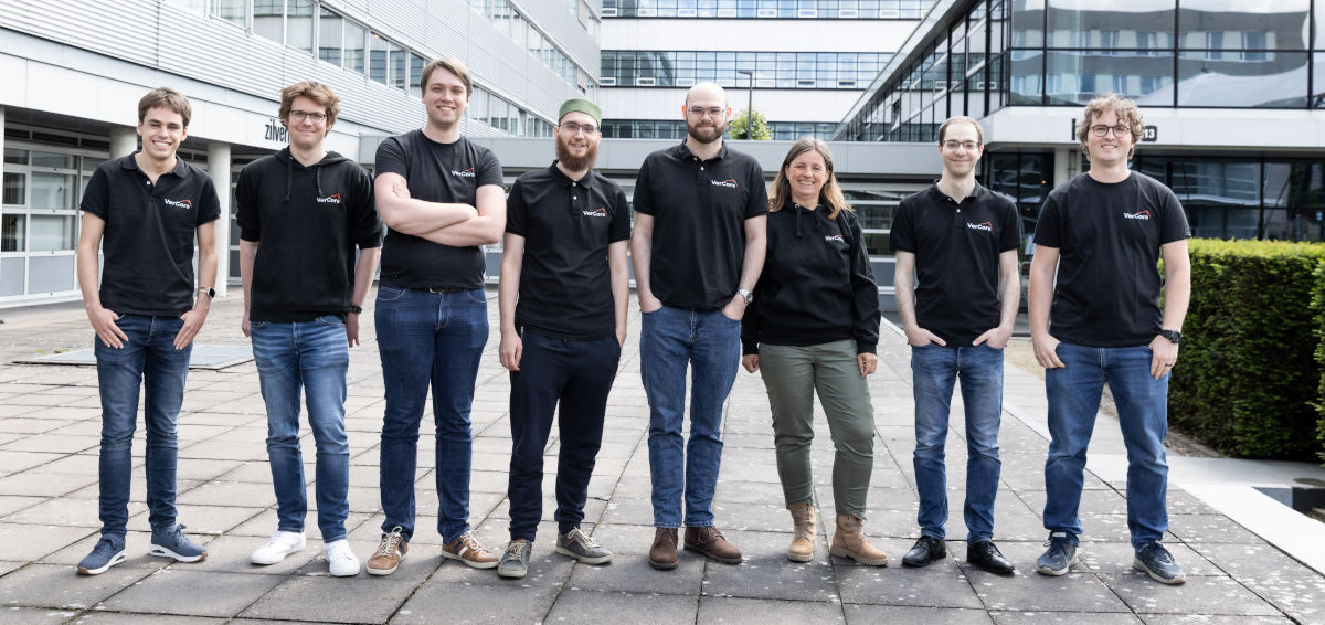 Photo of 8 people on the Zilverling terrace